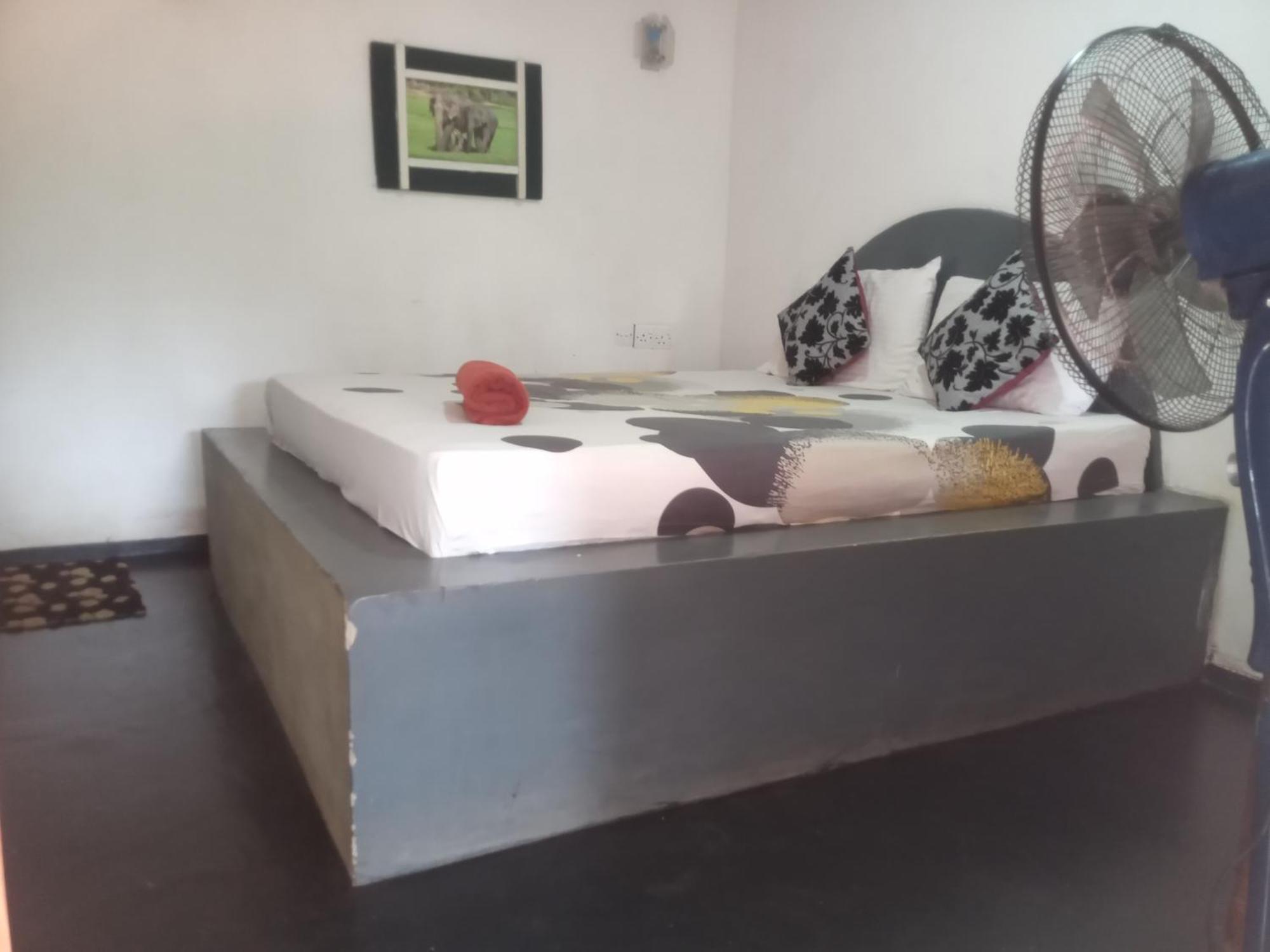 Angry Birds Homestay Habarana Esterno foto