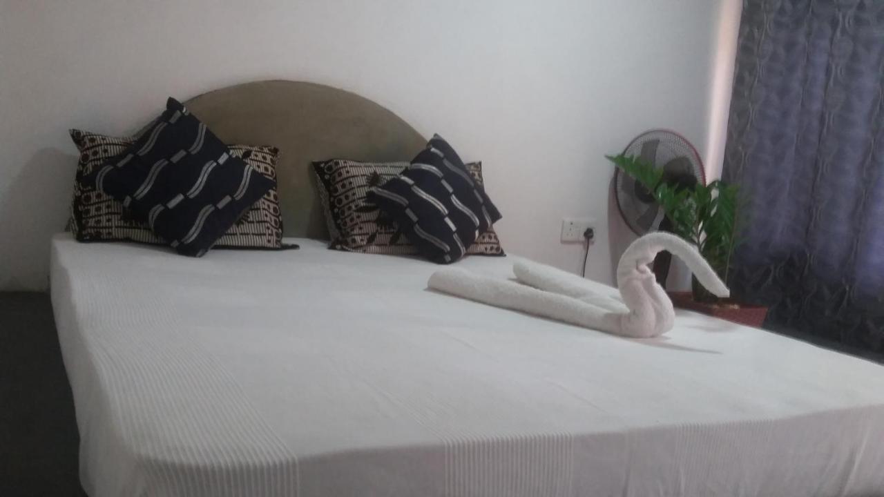 Angry Birds Homestay Habarana Esterno foto