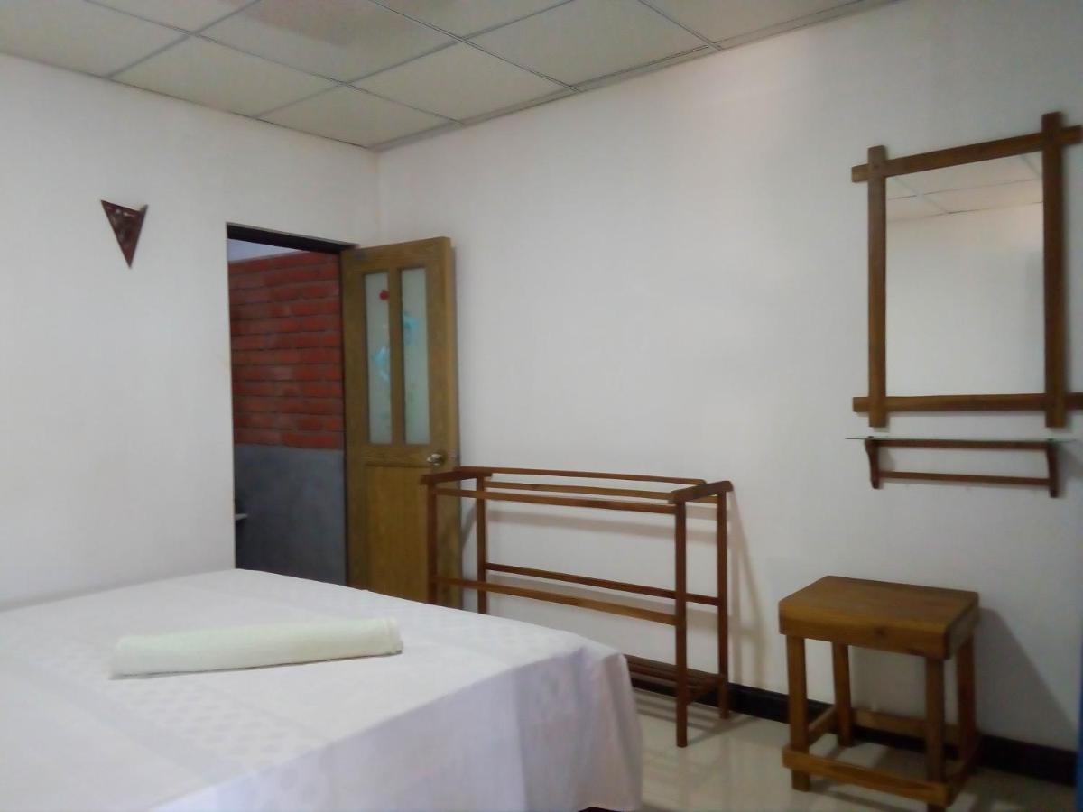 Angry Birds Homestay Habarana Esterno foto