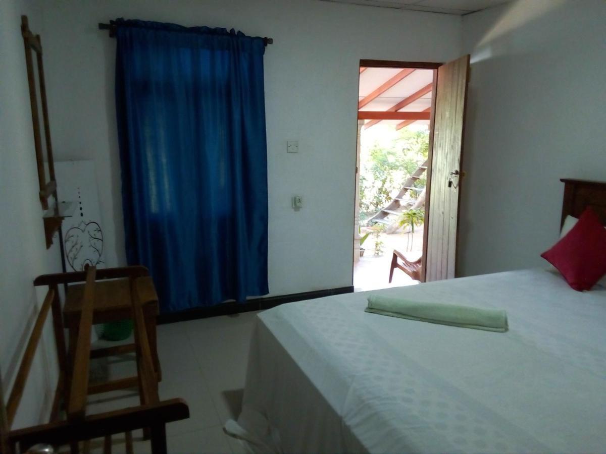 Angry Birds Homestay Habarana Esterno foto